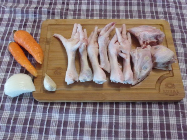 Chicken Feet & Heads